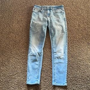 American Eagle Light Wash Jeans. Size 29x30.